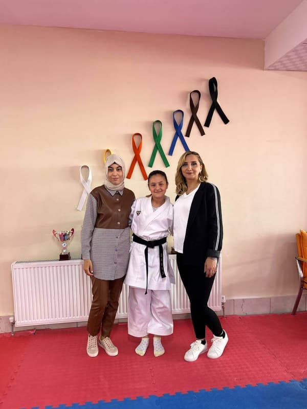 Güneş Karate Do Spor Kulübü - 22. Fotoğraf Güneş Karate Do Spor Kulübü - 22. Fotoğraf