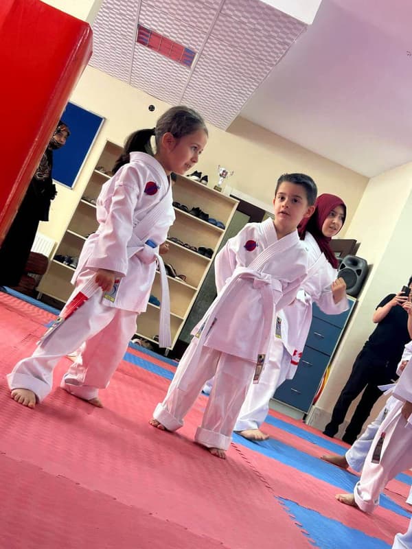 Güneş Karate Do Spor Kulübü - 23. Fotoğraf Güneş Karate Do Spor Kulübü - 23. Fotoğraf