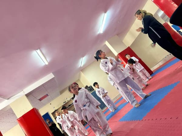 Güneş Karate Do Spor Kulübü - 37. Fotoğraf Güneş Karate Do Spor Kulübü - 37. Fotoğraf