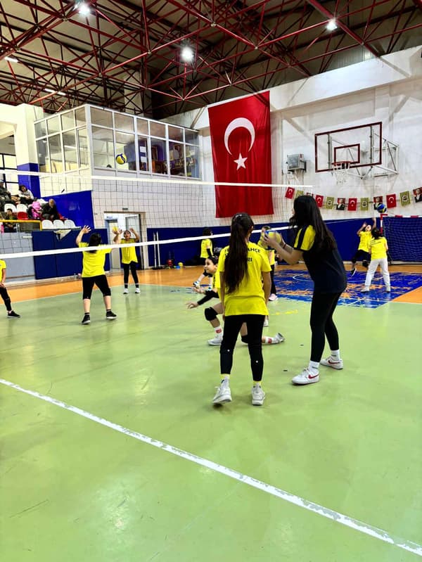 Fenerbahçe Spor Okulları - Eryaman - 32. Fotoğraf Fenerbahçe Spor Okulları - Eryaman - 32. Fotoğraf